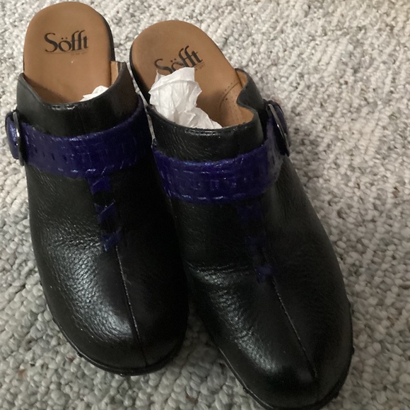 Sofft Leather Clogs - Picture 1 of 7